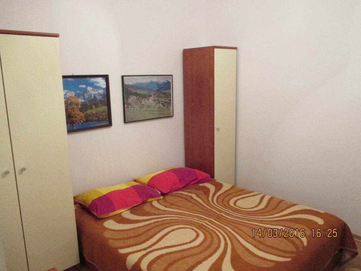 Apartments Sandra Novigrad  Екстер'єр фото
